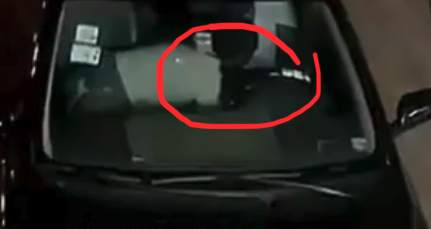 Watch Legon Female Student Captured Giving “B10wj0b” In A Car In Front Of Jean Nelson Hall Goes Viral