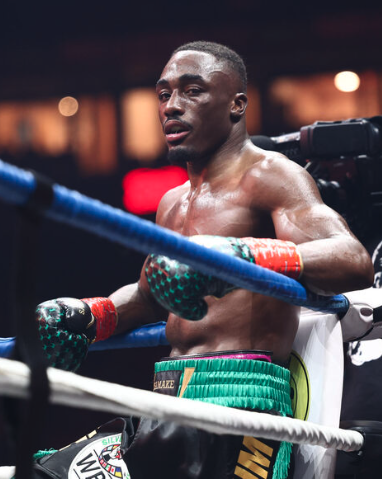 French Boxer Bakary Samake Smile While Getting B10wj0b In The Street Goes Viral On Snapchat